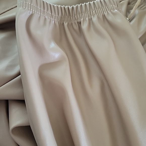 Unbranded Faux Leather Pant Stretch beige Elastic Ankle - Picture 7 of 10